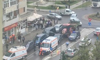 SCANDAL în plină stradă, la Câmpia Turzii! Mai mulți oameni s-au luat la bătaie / Cinci persoane, transportate la spital