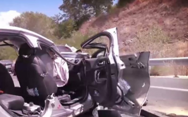Mașină înmatriculată cu numere de Cluj, implicată într-un accident GRAV în Grecia. Părinții au murit, iar copiii sunt răniți