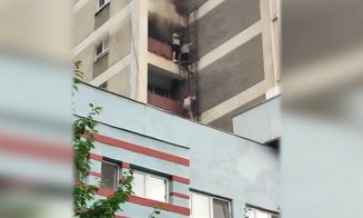 A luat foc un hotel din Băile Felix! Turiştii, evacuaţi pe scara exterioară de incendii