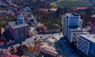 Asfalt pe Calea Moților – Calea Mănăștur până la începutul școlii, intesecție semaforizată la Platinia