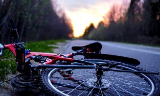 Biciclist MORT pe o şosea din Cluj. Poliţia cercetează cauza decesului