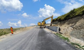 Stadiul lucrărilor de modernizare a unui drum din Cluj este de peste 80%. Alin Tișe: “ Acest drum deservește o zonă deosebit de importantă a județului”