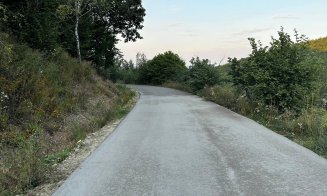 Se asfaltează un drum din județul Cluj. “Străbate o zonă pitorească și este o rută alternativă spre Mănăstirea din Muntele Rece”