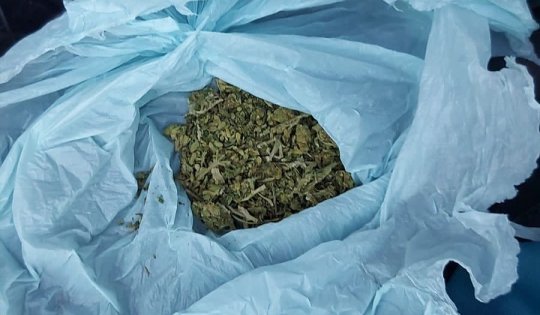 Bărbat prins de DIICOT în timp ce vindea droguri în Cluj-Napoca