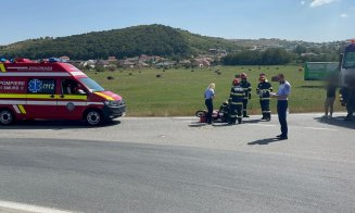 Cluj: Accident între o motocicletă și un microbuz. Intervine SMURD-ul