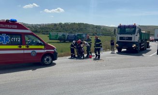 Cluj: Accident între o motocicletă și un microbuz. Intervine SMURD-ul