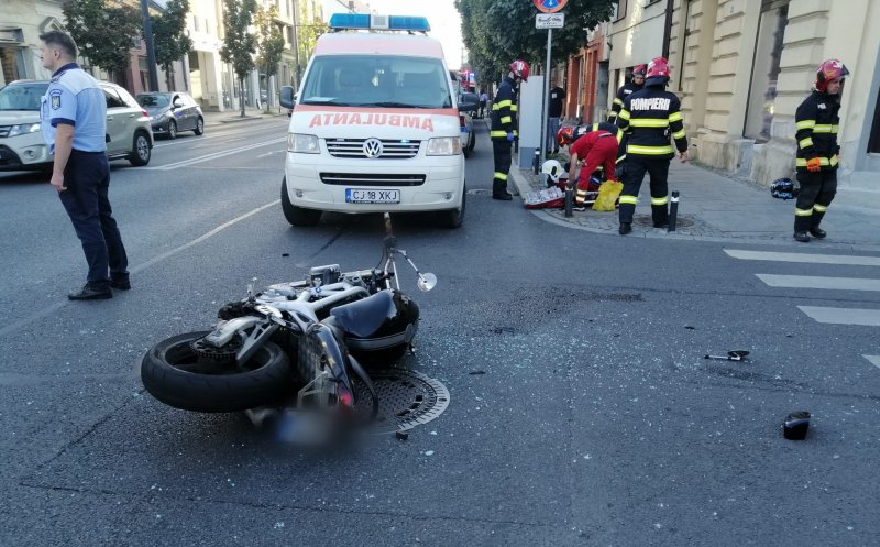 ACCIDENT pe Moţilor, în Cluj-Napoca. Victimă cu multiple traumatisme