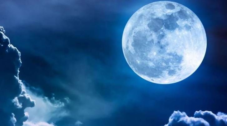 Superluna Albastră, vizibilă în această noapte! Fenomenul astronomic va mai avea loc abia în 2032