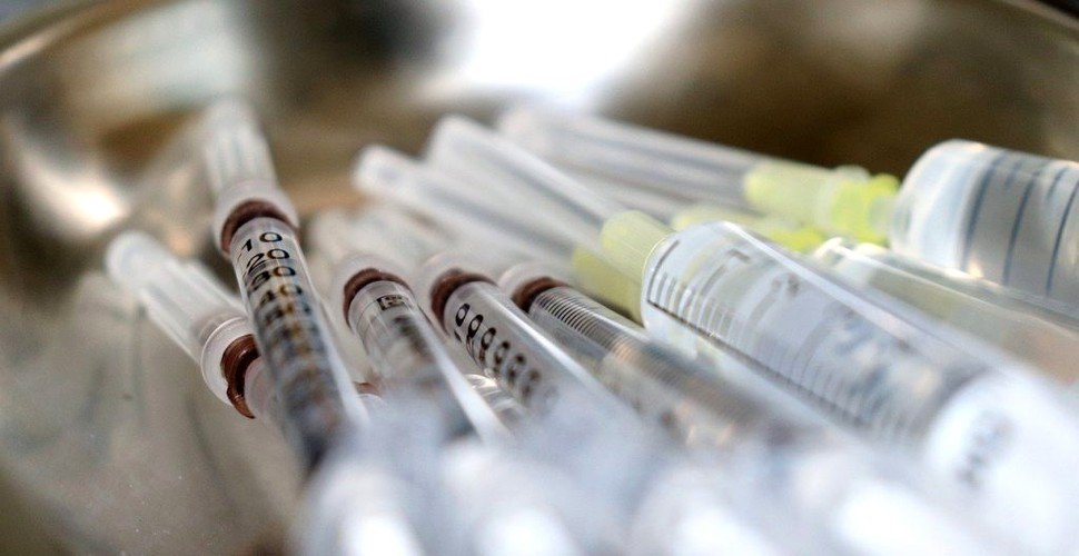 Guvernul a adoptat lista vaccinurilor decontate. Rafila: Unele vor putea fi administrate direct în farmacie