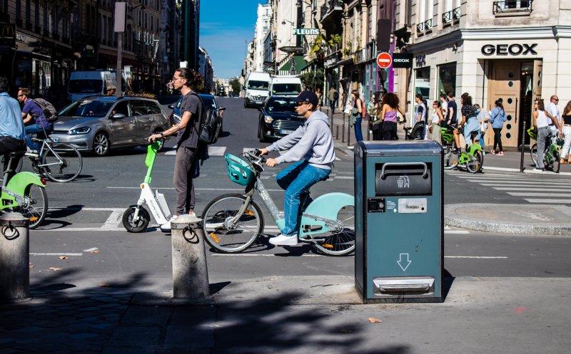 O mare capitală europeană a interzis trotinetele electrice închiriate din cauza accidentelor tot mai multe