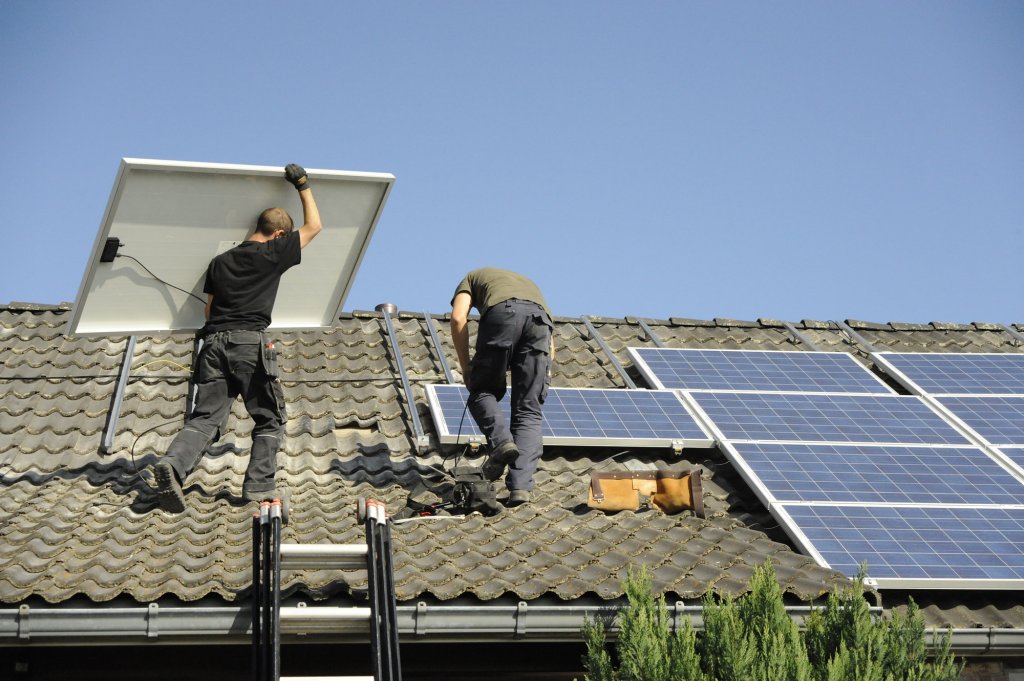Casa Verde Fotovoltaice: Au fost publicate listele cu instalatorii validaţi în cadrul programului