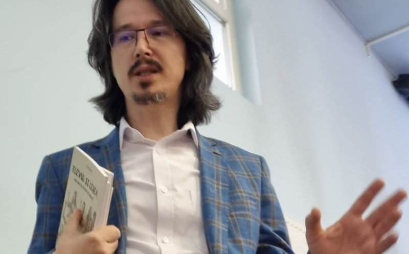 Cristi Danileț, îndemn către elevi la început de an școlar: "Nu copiați și nu plagiați – nu vrem ca pe baza acestor 'merite' să ajungeți miniștri sau judecători la CCR"