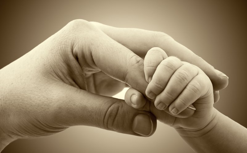 Adopții ilegale în Filipine. Bebeluș scos la vânzare cu 400 de euro pe rețelele de socializare