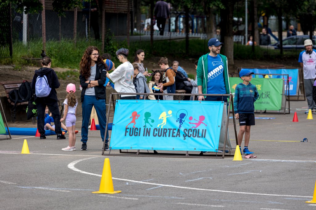 Începe o nouă ediție a proiectului „Fugi în curtea școlii”! Programul din acest weekend