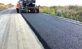 Se toarnă asfalt pe un drum județean din Cluj! Va crea o nouă legătură cu județul Bistrița-Năsăud