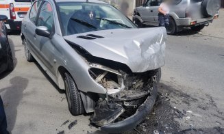 ACCIDENT pe o stradă din Cluj-Napoca! CINCI mașini avariate / Trei persoane, la spital