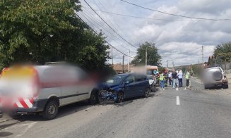 ACCIDENT pe o stradă din Cluj-Napoca! CINCI mașini avariate / Trei persoane, la spital