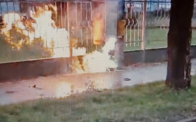 Pericol în Cluj-Napoca! Un tablou electric a luat foc, iar flăcările s-au extins la o țeavă de gaze / Focul a fost stins