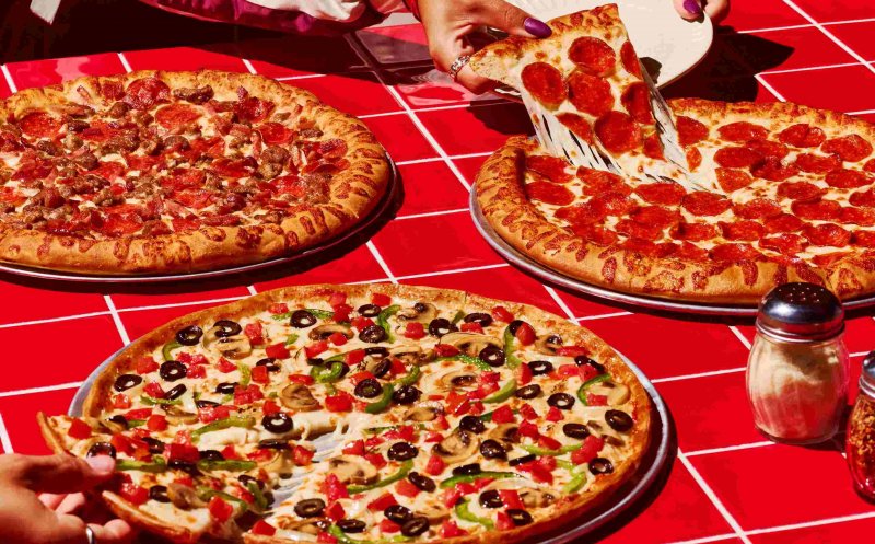 Un mare lanț de pizzerii, prezent și la Cluj anunță închiderea a 13 restaurante din România. Ce se întâmplă cu angajații