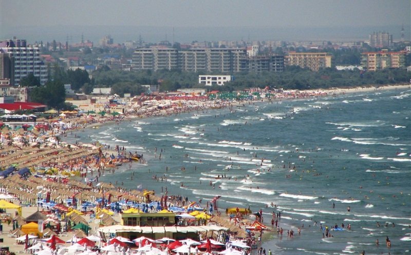 Turiștii au stat mai puțin pe litoralul românesc anul acesta. Cât a ajuns durata medie a unui concediu la mare