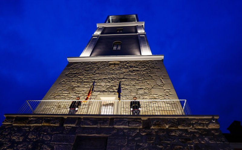 Turnul Pompierilor va putea fi vizitat noaptea, începând din 5 octombrie