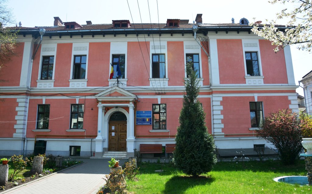 La mulți și frumoși ani LTSDA! Liceul Special pentru Deficienți de Auz din Cluj a aniversat 135 de ani de experiență didactică