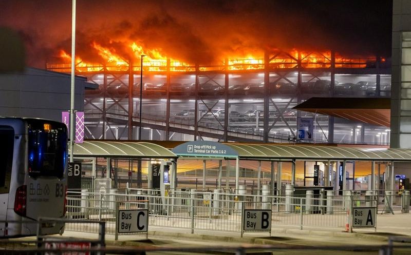 Incendiu pe unul dintre cele mai frecventate aeroporturi de români! Zboruri de Cluj, anulate