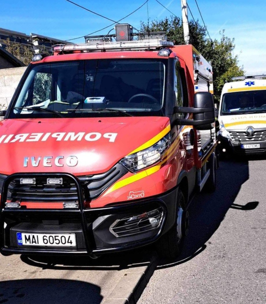 O butelie a EXPLODAT într-o casă din Cluj-Napoca! Un tânăr cu arsuri pe mâini și picioare, transportat la spital
