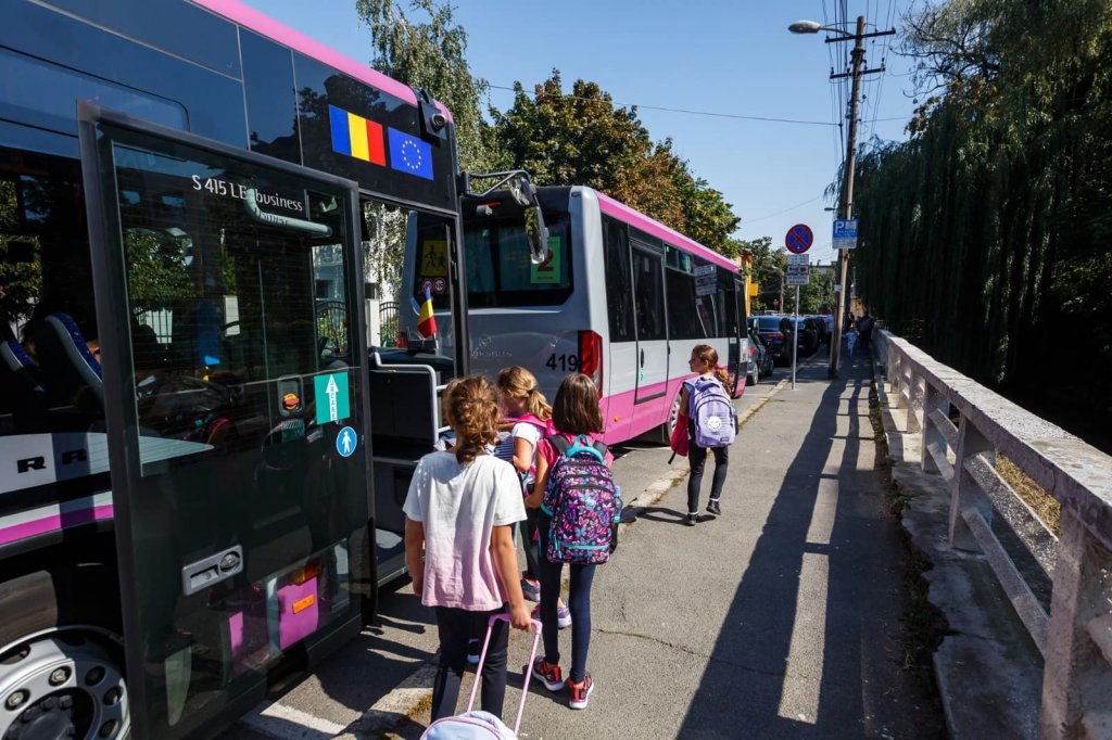 Elevii din zona metropolitană vor putea circula GRATUIT, din noiembrie, pe toate liniile CTP în Cluj-Napoca, pe cheltuiala primăriei