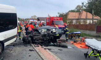 Accident GRAV între un microbuz și o mașină în Feleacu. Elicopterul SMURD și mai multe echipaje de salvare, la fața locului