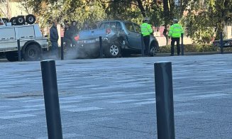 ACCIDENT cu două mașini, lângă BT Arena. Uber, făcut PRAF