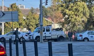 ACCIDENT cu două mașini, lângă BT Arena. Uber, făcut PRAF