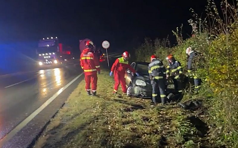 ACCIDENT în Cluj: Maşină răsturnată în şanţ