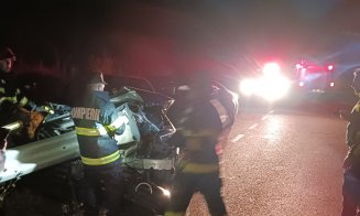 Accident cu două mașini în apropiere de Dej. Intervin echipaje de prim-ajutor