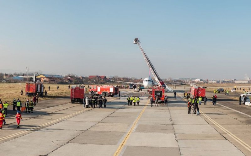 ACCIDENT AVIATIC simulat la Aeroportul Internaţional "Avram Iancu" din Cluj