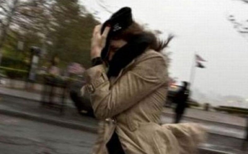 COD GALBEN de ploi și vijelii la Cluj. Rafalele pot atinge 110 km/h