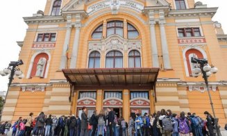 Cultura pierde tot mai mult teren în România! Câți oameni mai merg la teatru măcar o dată pe an