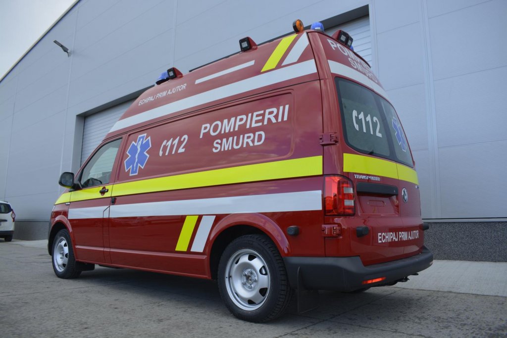 ACCIDENT rutier pe o stradă din Câmpia Turzii. Un bărbat a fost lovit de un CAMION