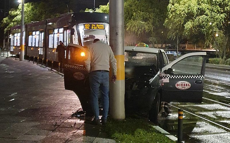 Accident la Cluj Arena şi tramvaie blocate / "Nici de-l măsura nu-l lua pe mijloc"