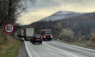 ACCIDENT grav la intrare în comuna Poieni. Două mașini, făcute PRAF