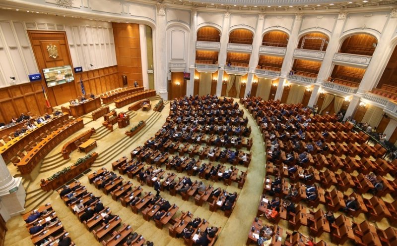 Controversata Lege a Pensiilor, intră azi în dezbatere la Camera Deputaților / Nu e clar de unde vor veni banii pentru majorarea pensiilor