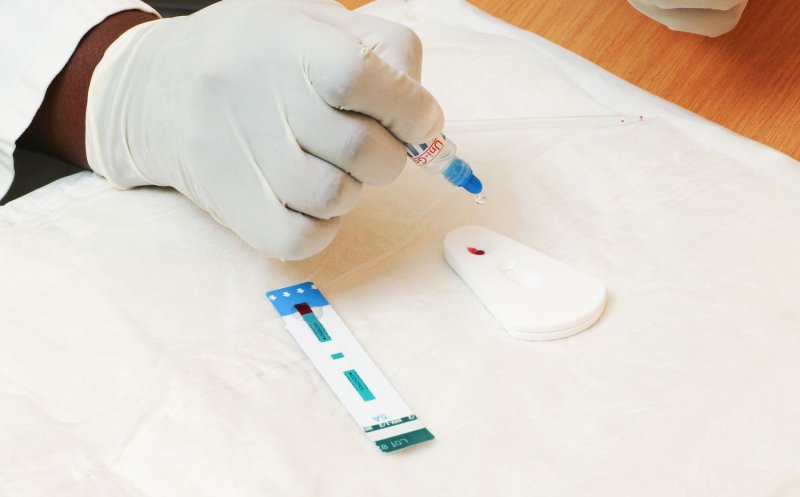 Testări GRATUITE, la Cluj, pentru HIV, Sifilis, Hepatită B și C / Cum poți comanda, gratuit, auto-teste