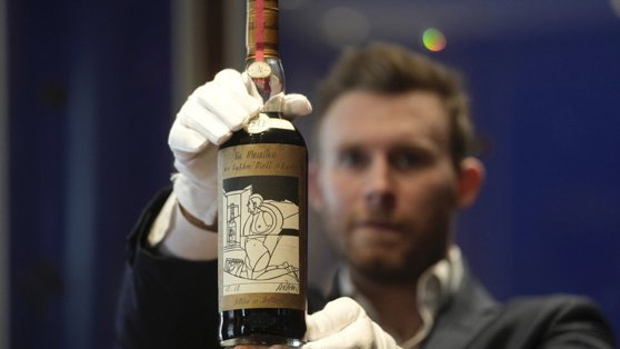 Cea mai scumpă sticlă de whisky din lume. A fost vândută la licitație pe o sumă uriașă