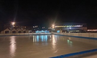 Scoateți patinele! Târgul de Iarnă de la Sala Sporturilor are gheața turnată