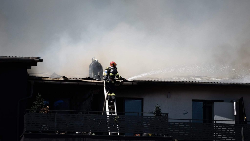 Incendiile la locuințe, tot mai frecvente în sezonul rece. ISU Cluj trage un semnal de alarmă