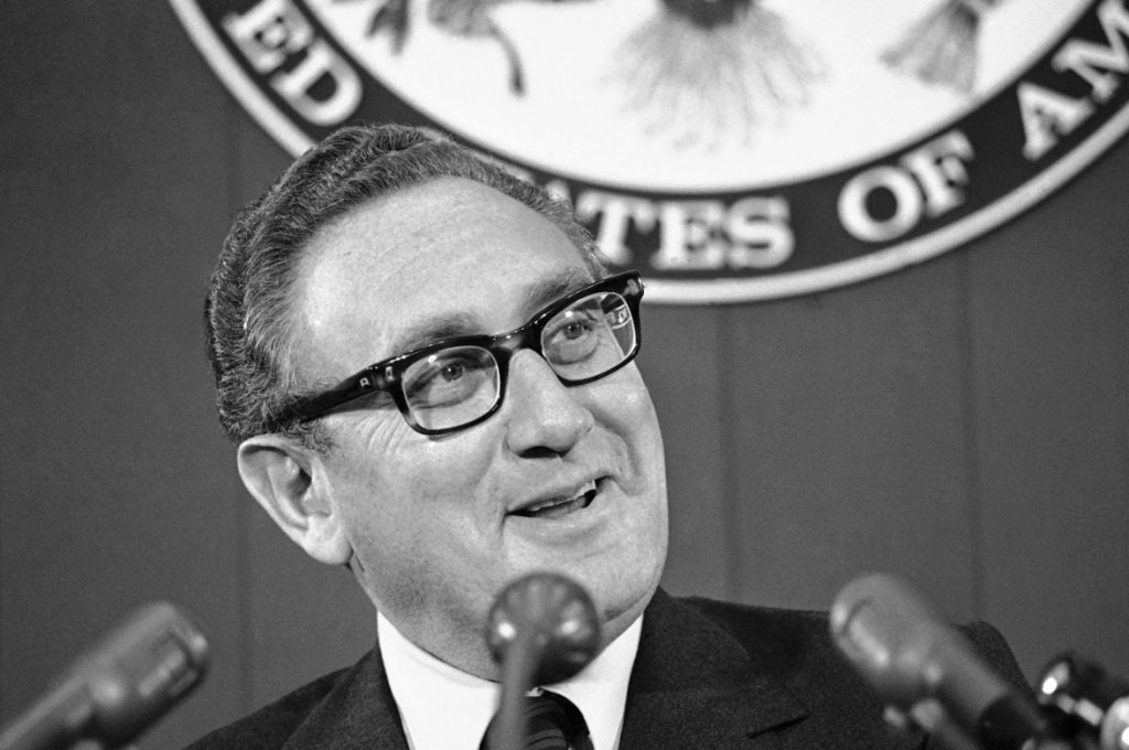 A murit Henry Kissinger, fostul secretar de stat al SUA, la vârsta de 100 de ani. Nobel pentru Pace controversat la semnarea încetării focului în războiul din Vietnam