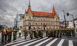 Au început manifestările de 1 Decembrie la Cluj. Festivitate de depunere de coroane în Piața Mihai Viteazul