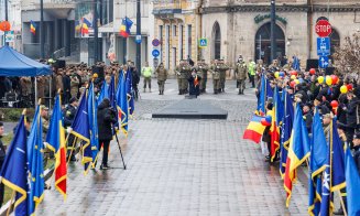 Au început manifestările de 1 Decembrie la Cluj. Festivitate de depunere de coroane în Piața Mihai Viteazul