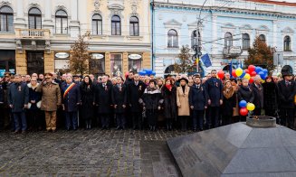 Au început manifestările de 1 Decembrie la Cluj. Festivitate de depunere de coroane în Piața Mihai Viteazul