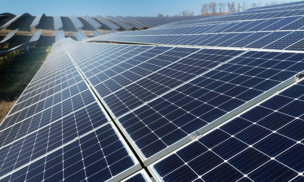 Parc fotovoltaic la Florești, în valoare de peste 8 mil. lei / Primarul Pivariu: „Tindem să fim o comună europeană”